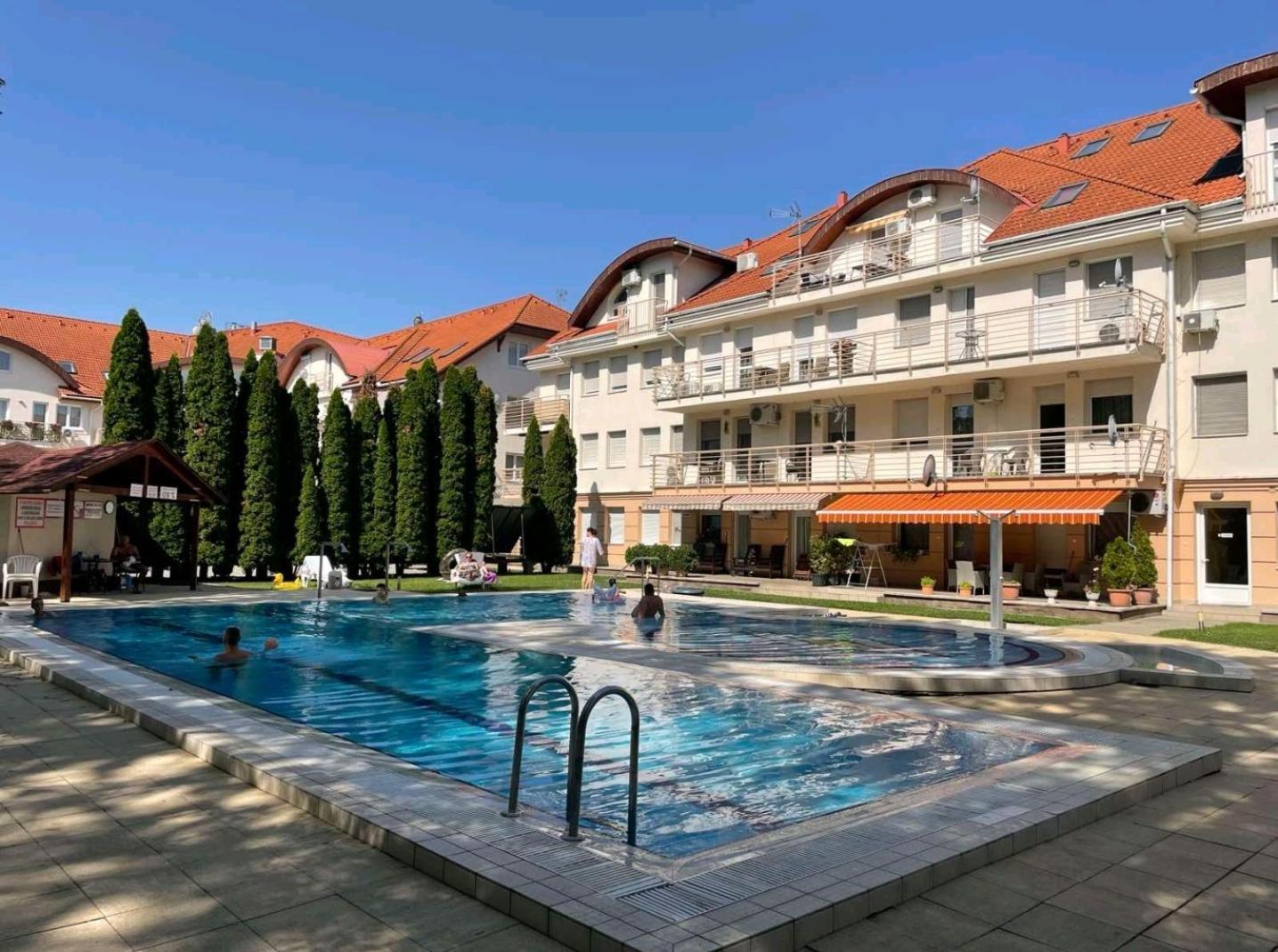 Panorama View Apartment ไฮจ์ดุสโซบอสโล ภายนอก รูปภาพ